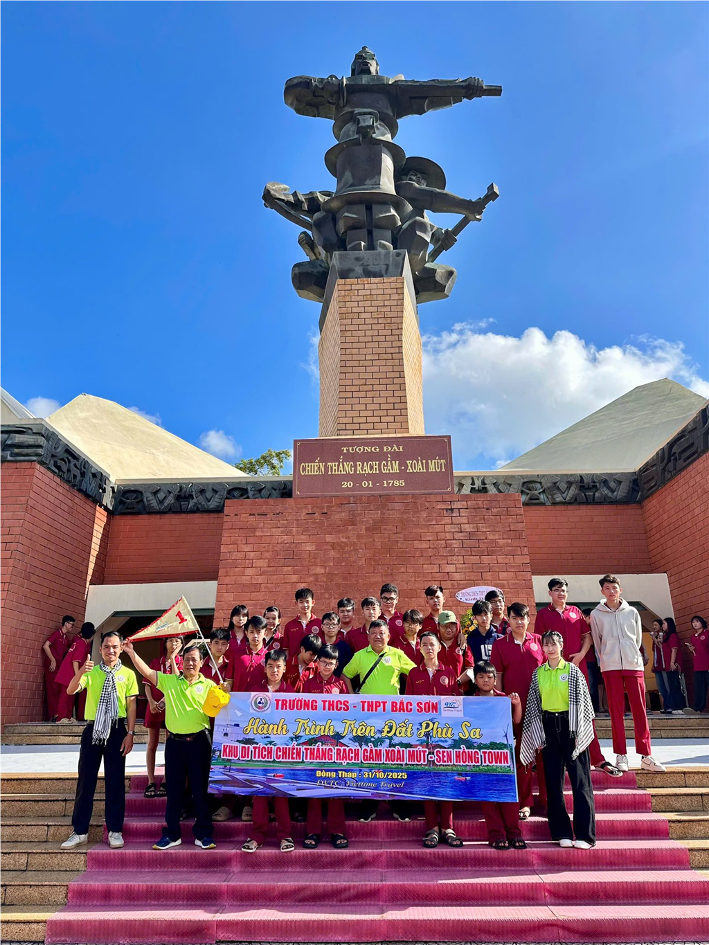 Hoạt Động Trải Nghiệm Ngoại Khóa - Hành Trình Về Nguồn 2025