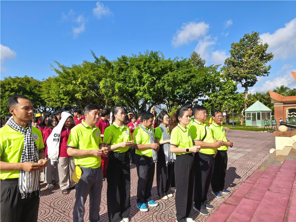 Hoạt Động Trải Nghiệm Ngoại Khóa - Hành Trình Về Nguồn 2025