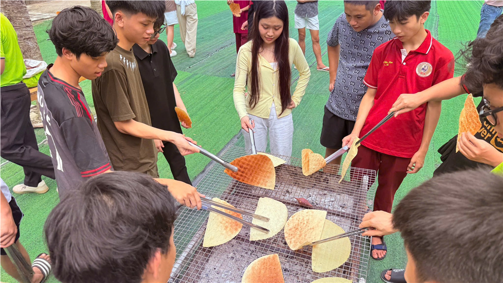 Hoạt Động Trải Nghiệm Ngoại Khóa - Hành Trình Về Nguồn 2025