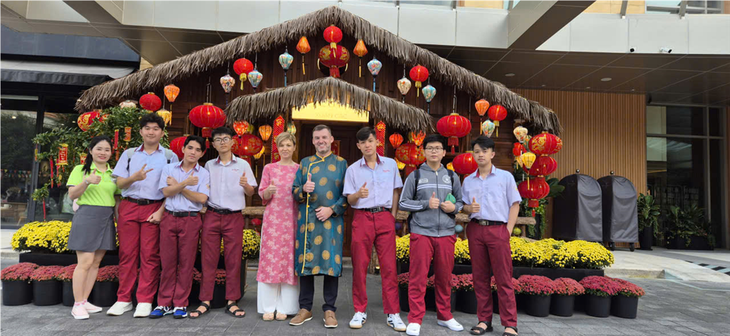 Sắc Xuân Trường Bắc Sơn 2026 - Khi tiếng Anh xuống phố