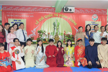 Trường THCS - THPT Bắc Sơn long trọng tổ chức lễ dâng hương, tưởng niệm nhân ngày Giỗ Tổ Hùng Vương