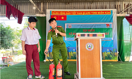 DIỄN TẬP PHÒNG CHÁY CHỮA CHÁY TẠI TRƯỜNG THCS & THPT BẮC SƠN