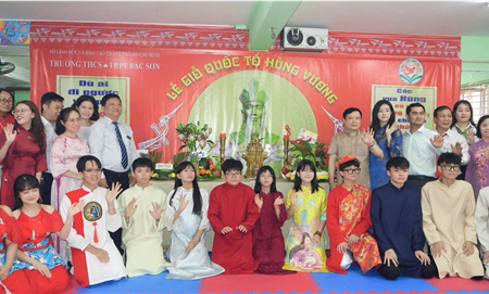 Trường THCS - THPT Bắc Sơn long trọng tổ chức lễ dâng hương, tưởng niệm nhân ngày Giỗ Tổ Hùng Vương