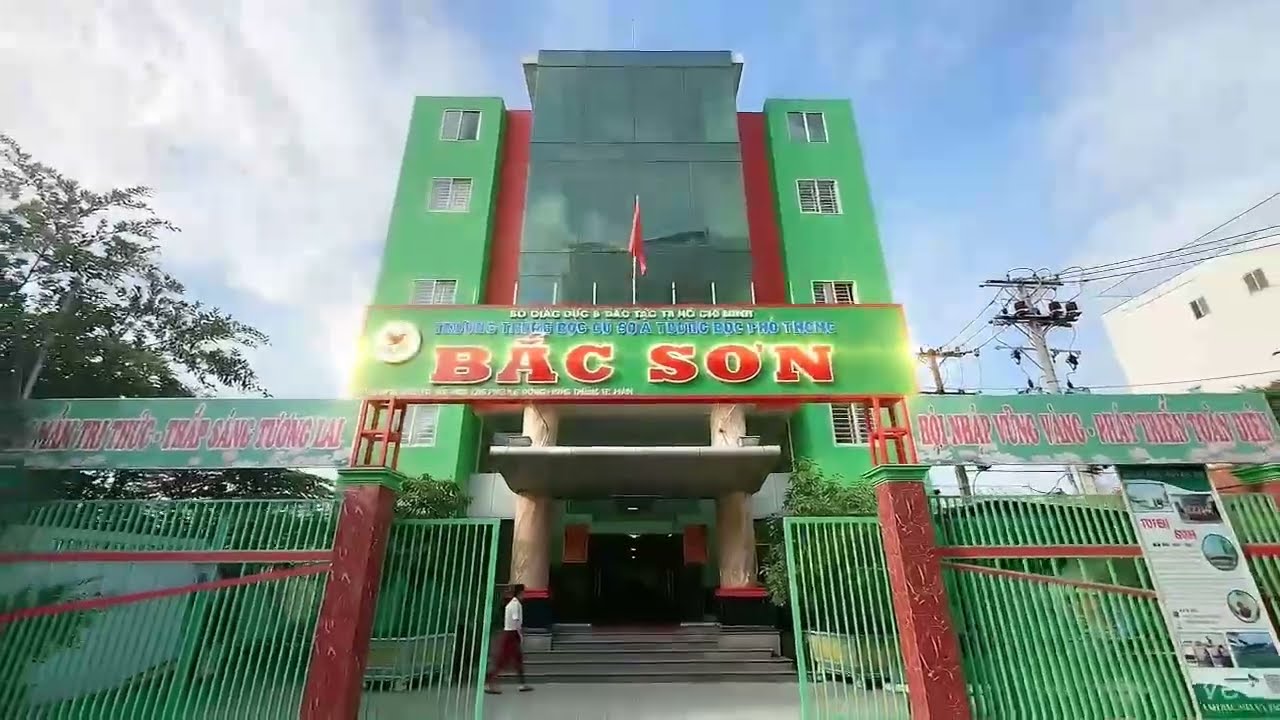 Đón đoàn học sinh Bà Rịa - Vũng Tàu tham quan trường